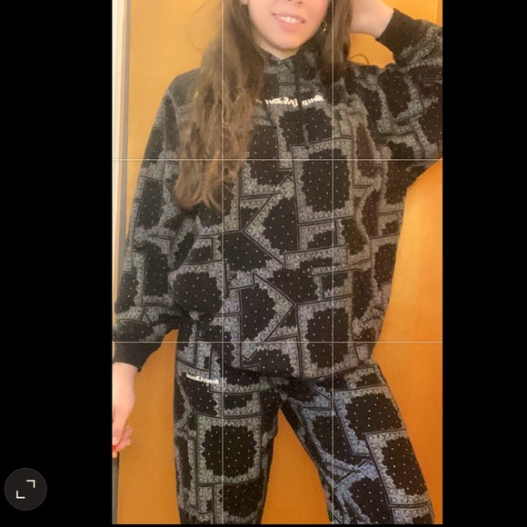 Supply and Demand Two Piece Sweatsuit - Picture 2 of 6